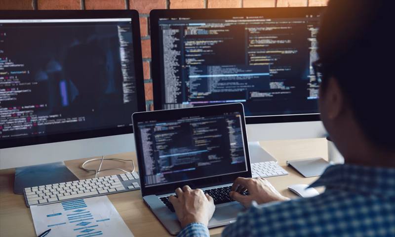 数据科学选型:R与Python如何赋能盐源县网站建设?